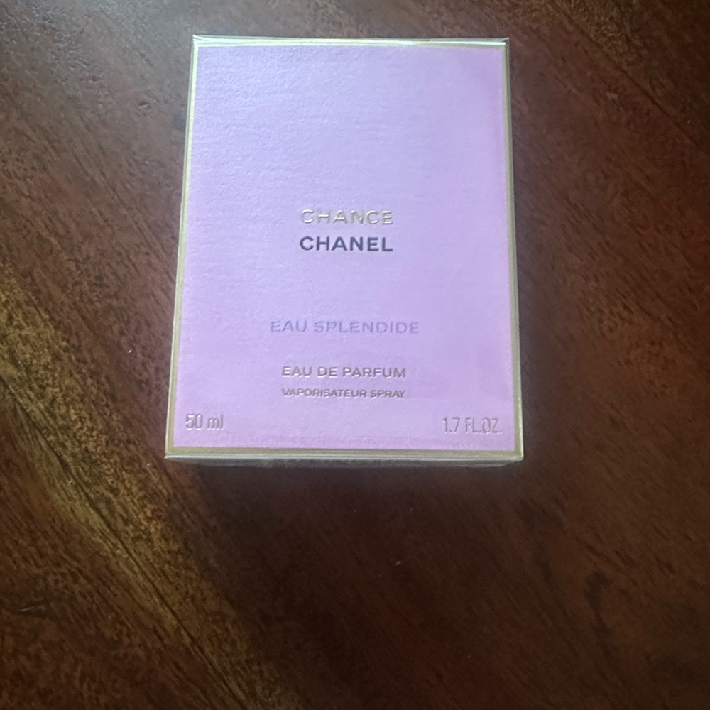 CHANEL La Crème Main Hand Cream - White and Black - Picture 3 of 5